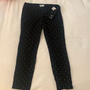 Old navy pixie black with white polka dot cropped pants.